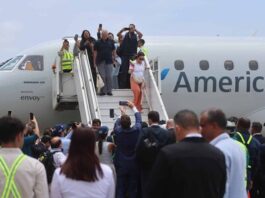 Aterriza en Venezuela primer vuelo comercial directo desde EE. UU.
