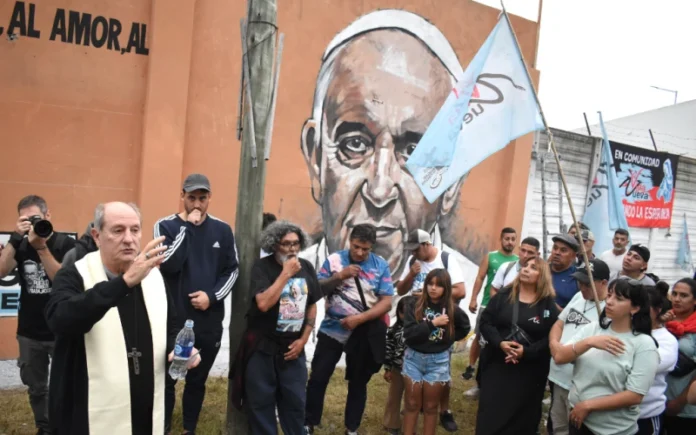Barrios populares recuerdan al Papa Francisco y piden integración para combatir el narcotráfico
