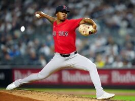 Brayan Bello permite cuatro carreras en tres innings