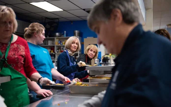 Catholic Charities lanza campaña publicitaria para “amar al prójimo” mediante el voluntariado