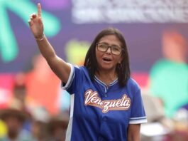 Delcy Rodríguez anuncia aumento ingreso mínimo en Venezuela