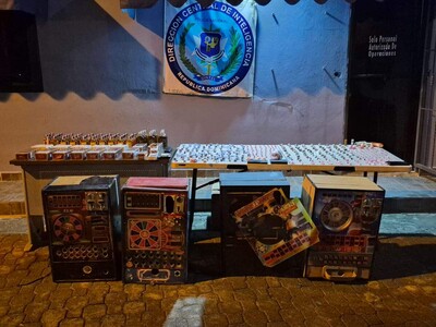 Desmantelan red de drogas y alcohol falso en Herrera: Tres arrestados