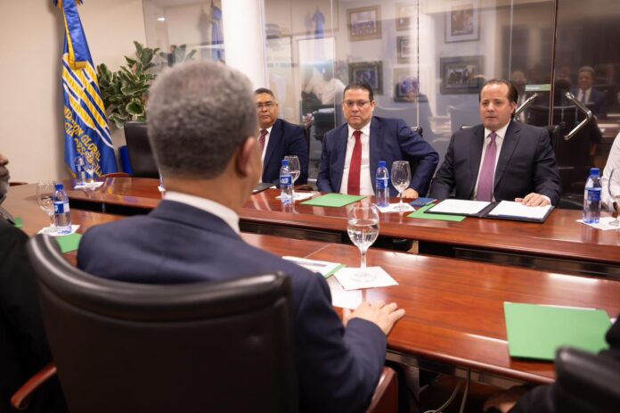 Gobierno y expresidente Leonel Fernández dialogan sobre la reacción del país frente al conflicto en Medio Oriente