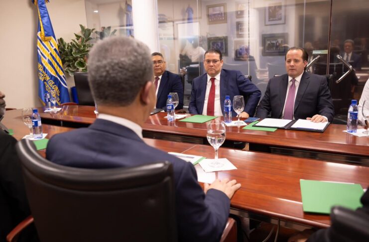 Gobierno y expresidente Leonel Fernández dialogan sobre la reacción del país frente al conflicto en Medio Oriente