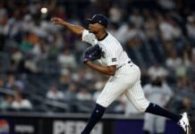 Los Yankees suben al dominicano Yerry De Los Santos Los Yankees suben al dominicano Yerry De Los Santos