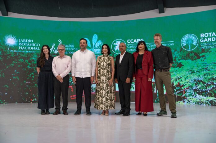 Ministro de Medio Ambiente participa en inauguración del congreso Puentes Botánicos 2026