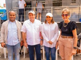 Paliza encabeza entrega de enseres, alimentos y Bono de Emergencia en Villa Montellano