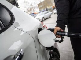 Precio de la gasolina y diésel hoy, 7 de abril en España por la Guerra de Irán: ligeras subidas de ambos combustibles