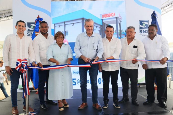 Presidente Abinader deja en funcionamiento áreas remozadas y ampliadas del Hospital Municipal La Victoria