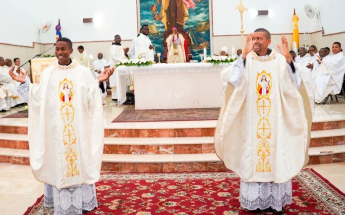 Primera ordenación de sacerdotes en la Diócesis de Stella Maris en Rep. Dominicana