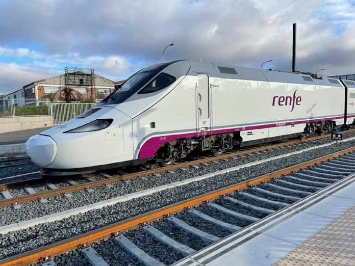 Renfe no quiere repetir el error de los Talgo: su nuevo concurso para los AVE va a priorizar la calidad sobre el dinero
