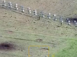 Ucrania ha probado si Rusia cumplía el alto el fuego con una ilusión óptica a campo abierto. El vídeo es autoexplicativo