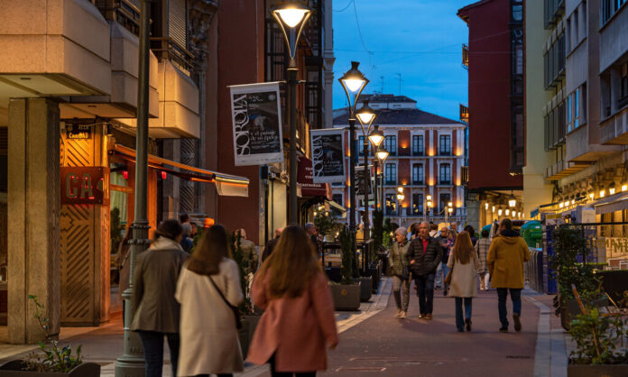 Un fenómeno silencioso se está gestando en Madrid: gente que se va a vivir a Valladolid y vuelve a trabajar en tren