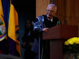 "Vale la pena servir al Señor y a su Iglesia", afirma obispo de 90 años al presentar sus memorias en Ecuador