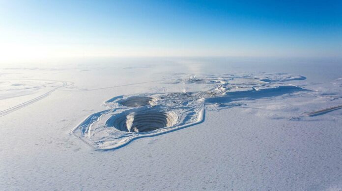 A punto de cerrar, una remota mina del Ártico ha dado con algo extraordinario: un diamante de hace 2.000 millones de años