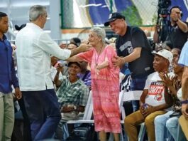 Abinader afirma que  eliminó prácticas ilegales sobre terrenos en barrios
