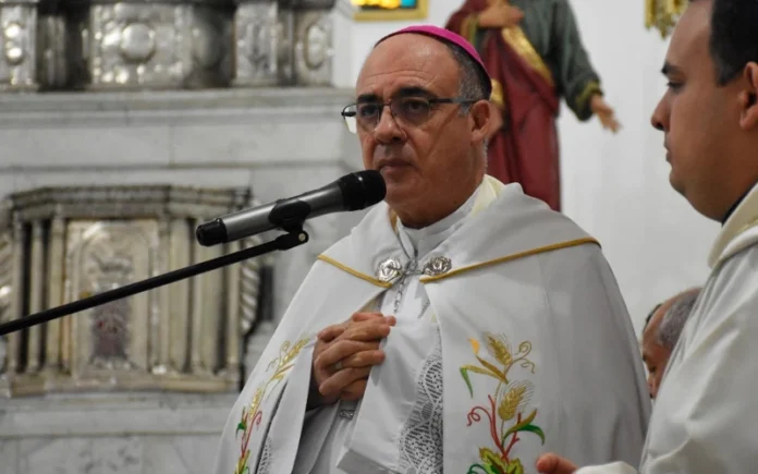 Arzobispo de Colombia condena asesinato cometido dentro de cementerio de Cali