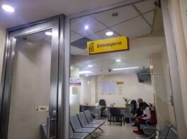 Ciudadanos critican demoras en Extranjería Ciudadanos critican demoras en Extranjería