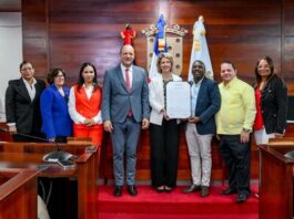 Declaran visitante distinguida embajadora de Francia en RD
