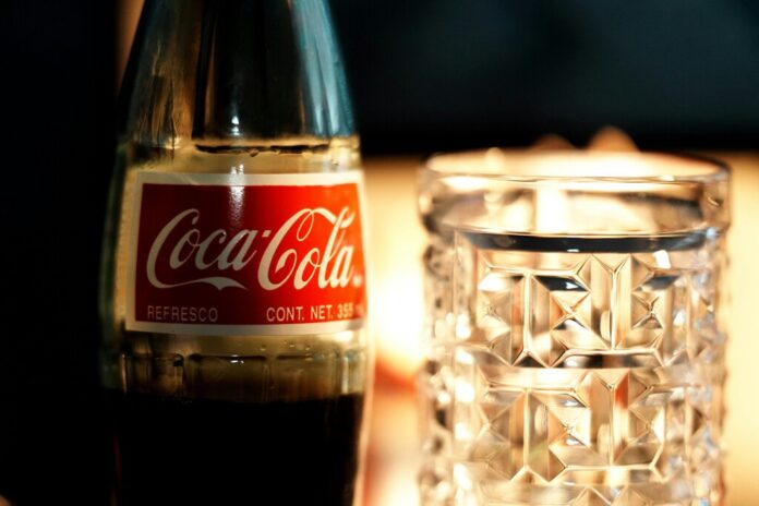 En 1985 y a las puertas de ser derrotada por Pepsi, Coca-Cola cambió su ancestral fórmula. El resultado fue un desastre