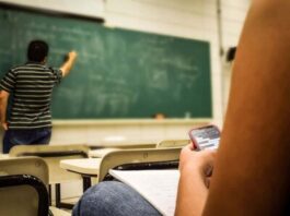 En 90 días aplicarán reglas sobre uso de celulares
