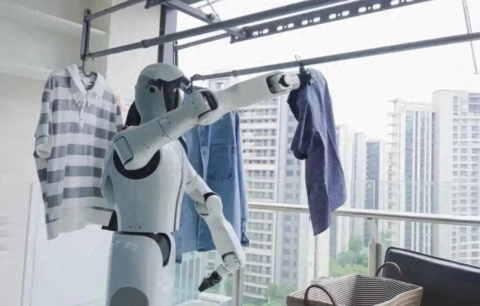 En China quieren que los robots humanoides hagan las tareas del hogar. El problema es que una casa no es una fábrica