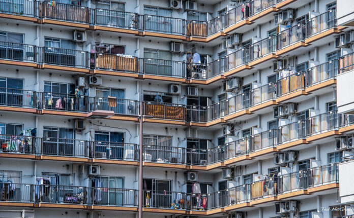En Japón ya no hay dudas de que viven peor que hace 30 años. Literalmente, las casas son cada vez más pequeñas