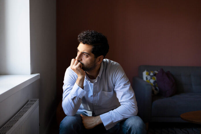 Estar siempre en alerta tiene premio: las personas ansiosas enferman menos porque su cerebro detecta los riesgos antes que el resto