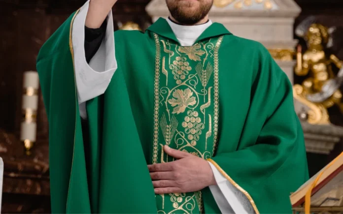 Iglesia Católica advierte de sacerdote que incurrió en “cisma” en el norte de México