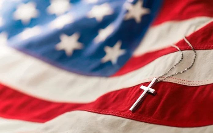 Los máximos dirigentes de Estados Unidos reafirman el lema del país: “Una nación, bajo Dios” 