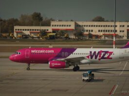 Mientras Ryanair recorta 1,2 millones de asientos en España, el hueco que está dejando tiene nombre: Wizz Air