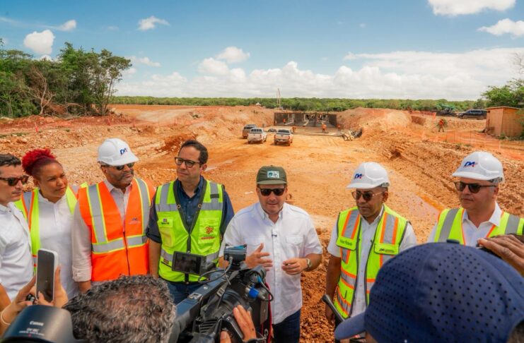 Ministro Paliza supervisa avances en Cabo Rojo; aeropuerto estará listo en febrero del 2027