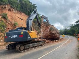 Obras Públicas trabaja en deslizamientos carretera Juan Pablo II