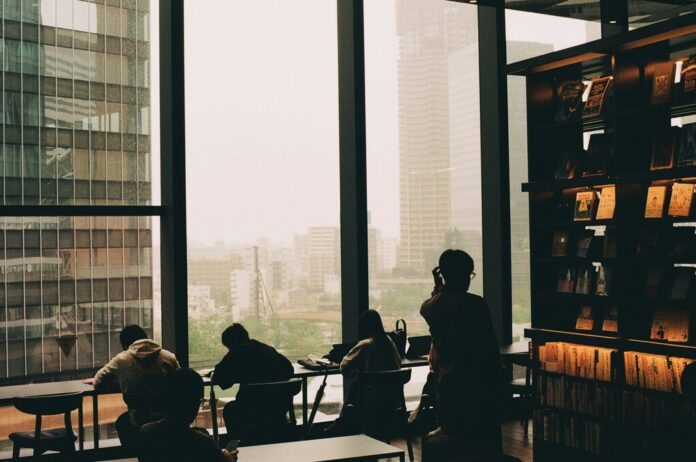 Pese a que lleva años perdiendo población y lectores, Japón no para de abrir nuevas bibliotecas. Y tiene todo el sentido