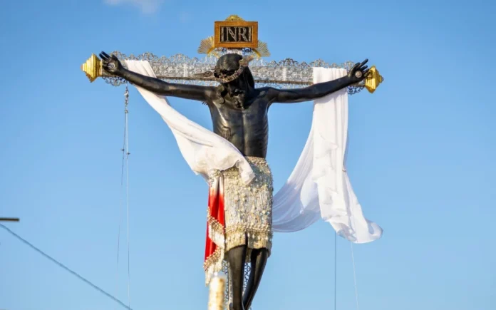 Restaurarán histórica imagen del Cristo Negro de San Román tras daños en procesión en México