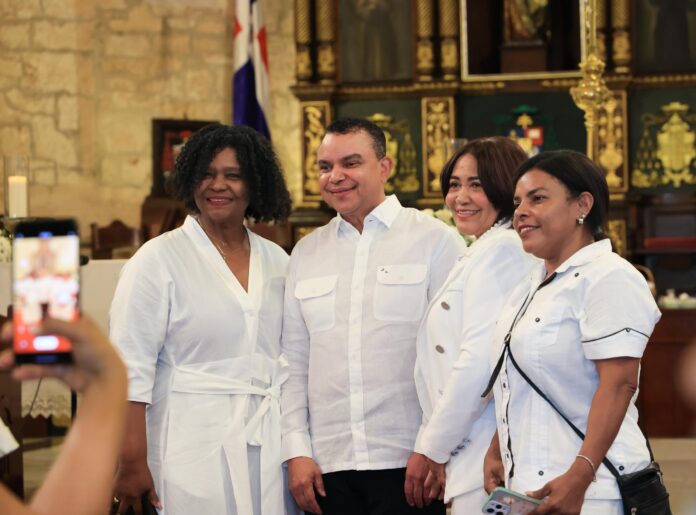 SNS felicita a las enfermeras en su día y agradece al personal que compone la Red Pública de Servicios de Salud