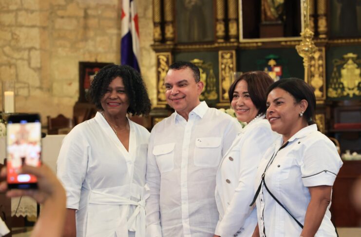 SNS felicita a las enfermeras en su día y agradece al personal que compone la Red Pública de Servicios de Salud