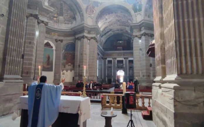 Sacerdote rescata 3 iglesias históricas del abandono en Ciudad de México: Había “basura acumulada por décadas”