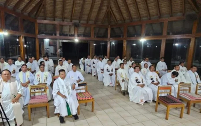 Sacerdotes del oriente boliviano profundizan en su ministerio en un Encuentro de Formación Permanente
