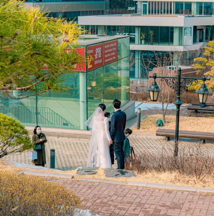 Tras años de debacle demográfica, Corea del Sur se ha encontrado con la mejor de las noticias: sus jóvenes vuelven a casarse