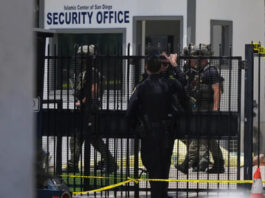 Trump califica de "terrible" el tiroteo en mezquita de San Diego