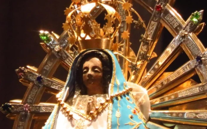 Una misma devoción: La Virgen de Itatí llega desde Corrientes para celebrar a Nuestra Señora de Luján