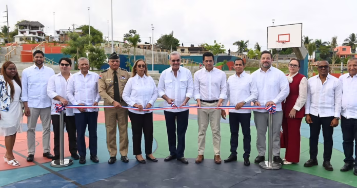Abinader y Collado inauguran  bulevar de la Salud en Haina con inversión de 165 millones de pesos