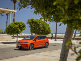 BYD ya tiene los dos híbridos enchufables más vendidos en España. El BYD Dolphin G DM-i es su órdago para acompañarlos