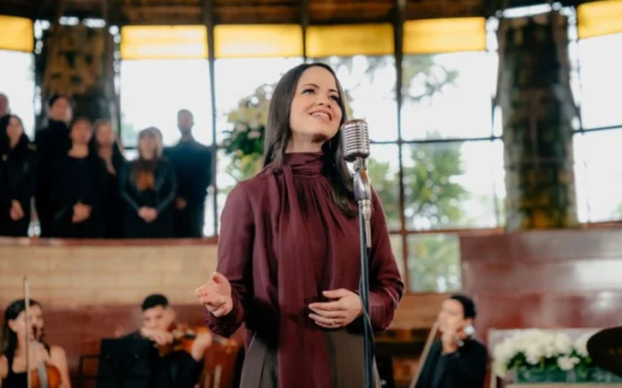 Celinés regresa a la escena de la música católica con una canción inspirada en el Padre Pío
