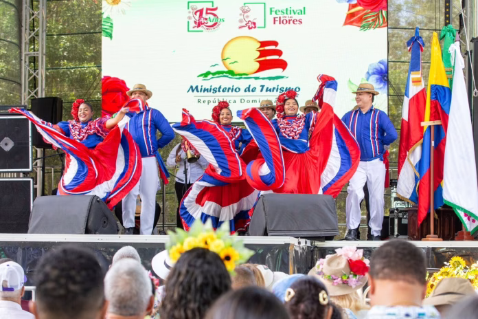 Con el auspicio del Mitur inicia la 15 edición del Festival de las Flores en Jarabacoa