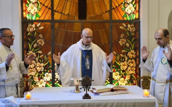 Desde la Casa de Gobierno, obispo consagró a la Argentina al Sagrado Corazón de Jesús 
