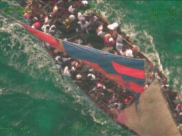 EE.UU. intercepta un barco con 240 migrantes haitianos EE.UU. intercepta un barco con 240 migrantes haitianos