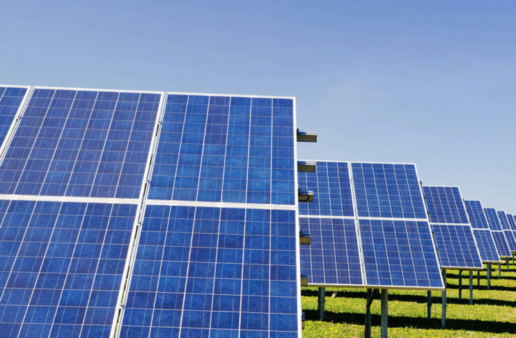 España produce tanta energía solar que es la envidia de Europa. Y aun así importa el 70% de la que consume