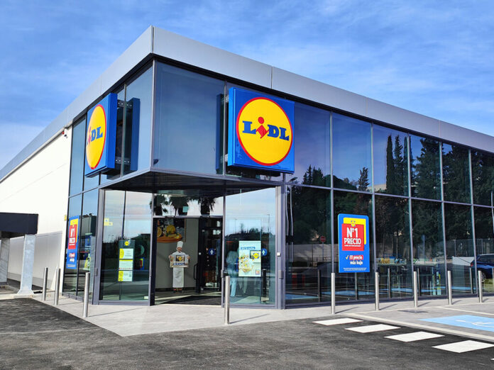 Hoy en Lidl esta máquina para hacer hielo que te evitará estar comprando bolsas en los supermercados o las gasolineras este verano